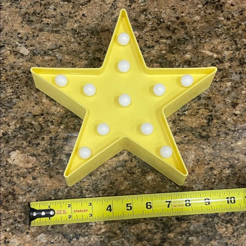Yellow Star LED Battery Powered Light